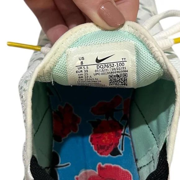 Nike Women's Air Max 270 White Mint Foam Size 8 - Picture 7 of 7